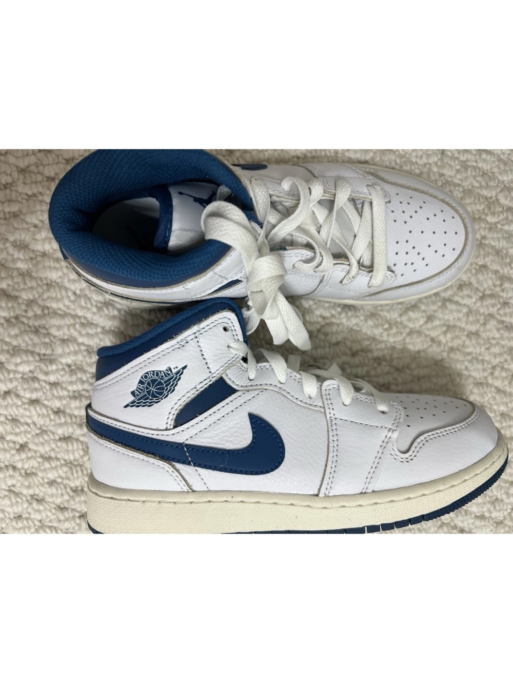 New Air Jordan 1 Mid SE Industrial Blue GS Size 5Y / Women’s 6.5 FN7432-141